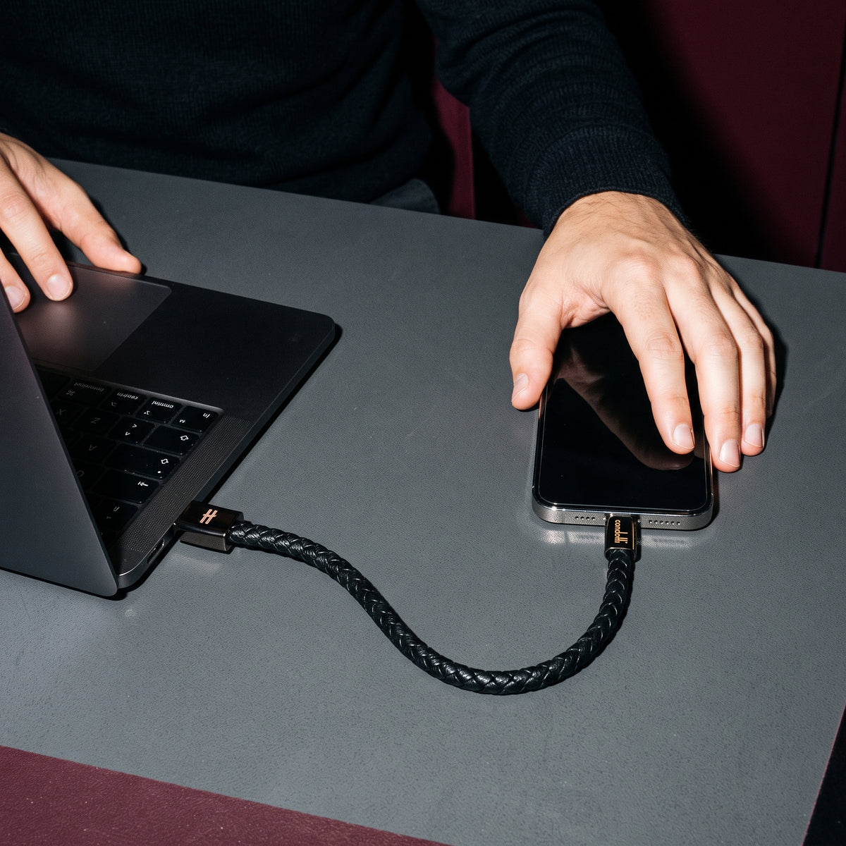 MULTIFUNCTION BRACELET USB & TYPE C